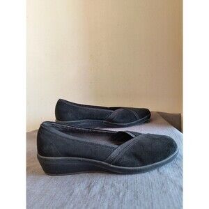 Grasshoppers Women's Black Slip-On Shoes Slight Wedged Heels Size 9M